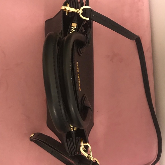 RARE Accordion style Michael Kors medium Mercer bag - Picture 9 of 10